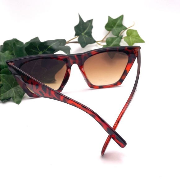 Vintage Style Tortoise Shell Pattern Sunglasses - Picture 3 of 3